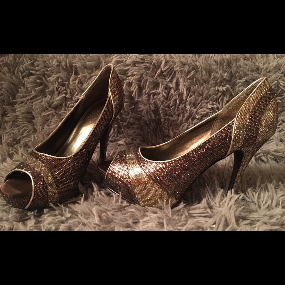 WOMENS SIZE 8 HEEL-BROWN AND GOLD GLITTER-PEEP TOE